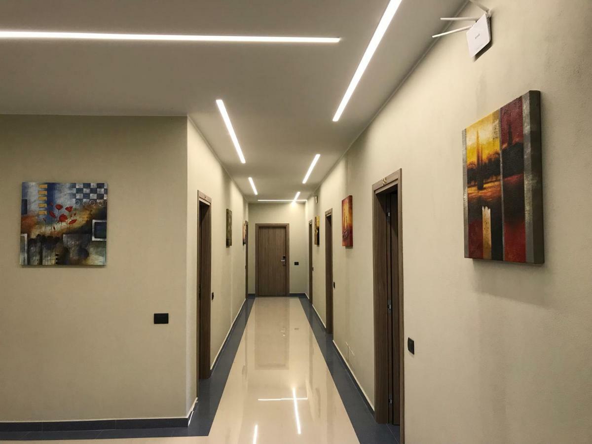 Western Star Hotel Durrës Buitenkant foto
