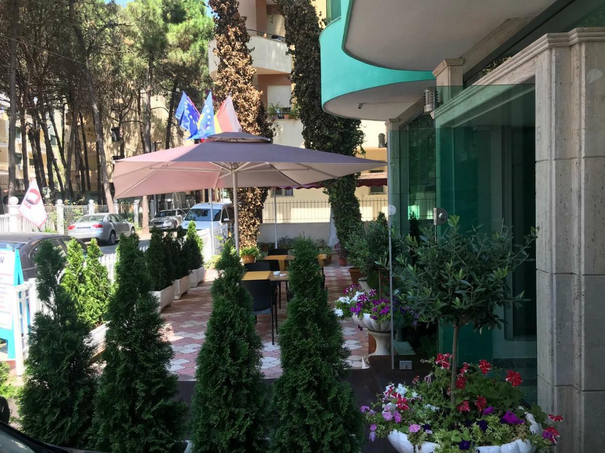 Western Star Hotel Durrës Buitenkant foto